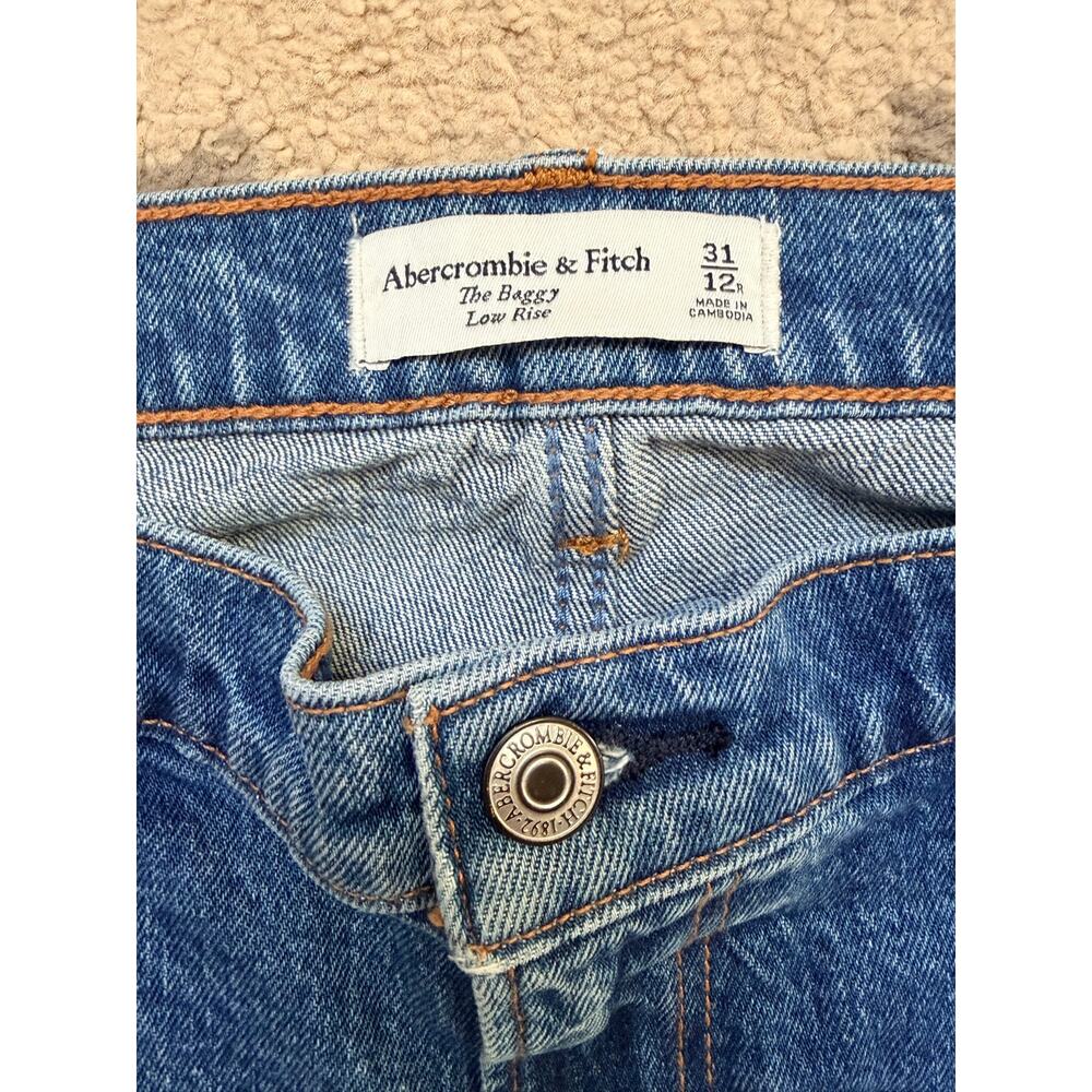 NWT Abercrombie & Fitch Baggy Low Rise Jeans Medium Wash Wide Leg Size 31 - Picture 3 of 7